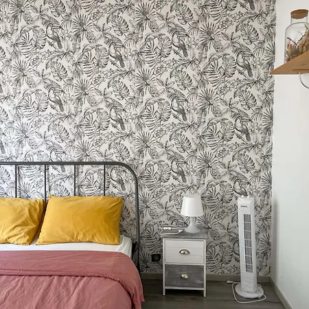 Le Pinky Bird - 19 Lägenhet